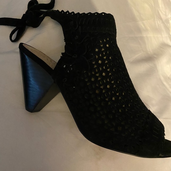 Vince Camuto Ensley black suede heels, size 9 wide - Picture 6 of 10